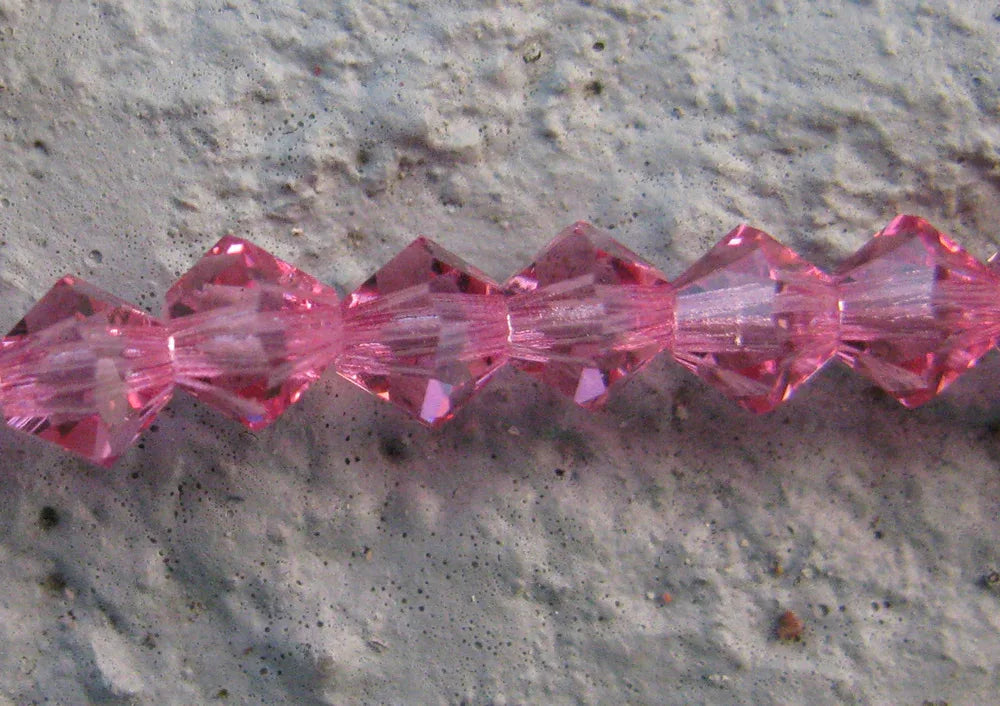 Tjeckiska MC Bicone - Rose 4 mm, 1 sträng Preciosa