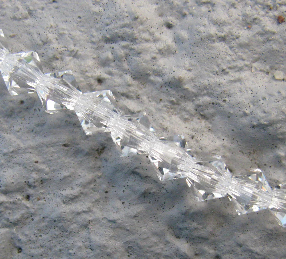 Tjeckiska MC Bicone - Crystal 4 mm, 1 sträng Preciosa