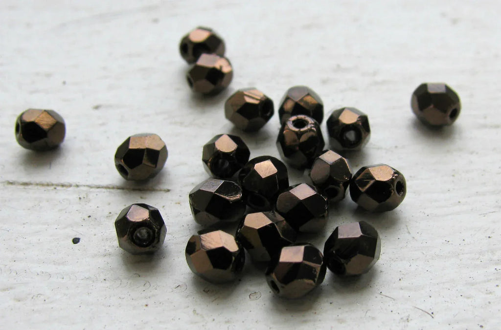 Tjeckiska Firepolish - Dark Bronze, 4 mm 50-pack Hilmas Pyssel