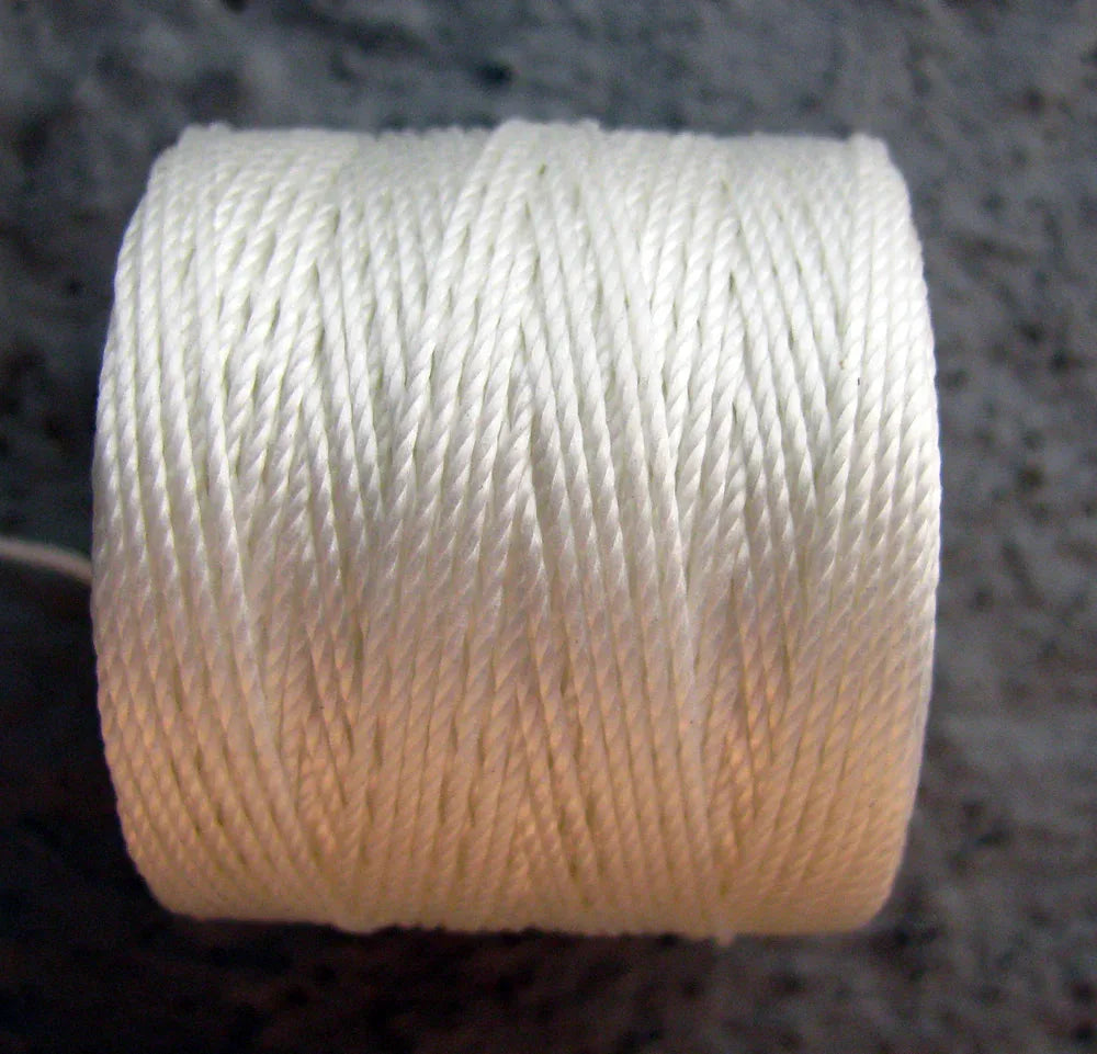 S- Lon bead cord - White, 1 rulle Hilmas Pyssel