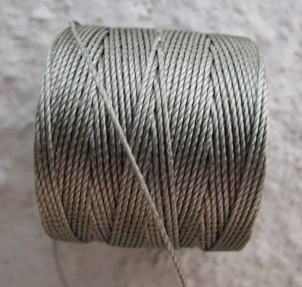 S-Lon bead cord - Gunmetal, 1 rulle Hilmas Pyssel