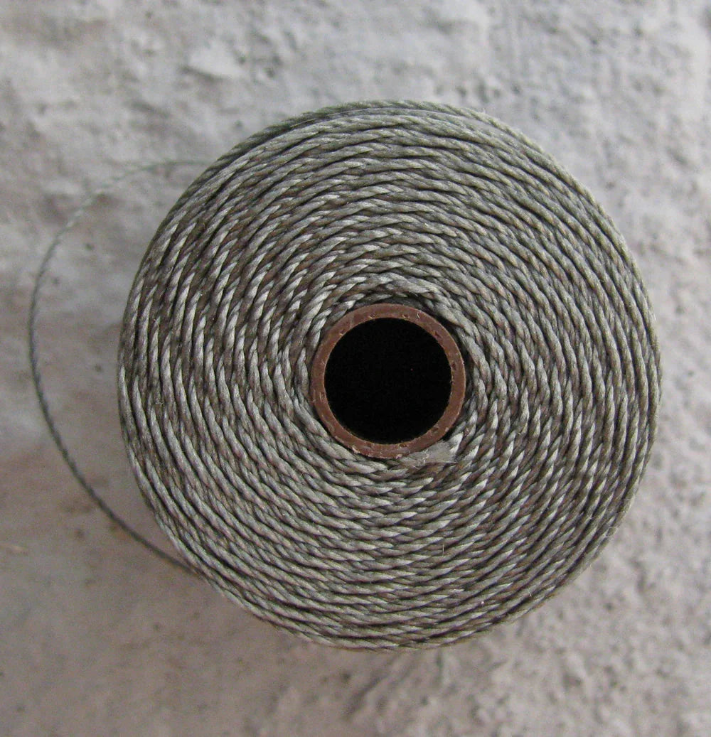 S-Lon bead cord - Gunmetal, 1 rulle Hilmas Pyssel