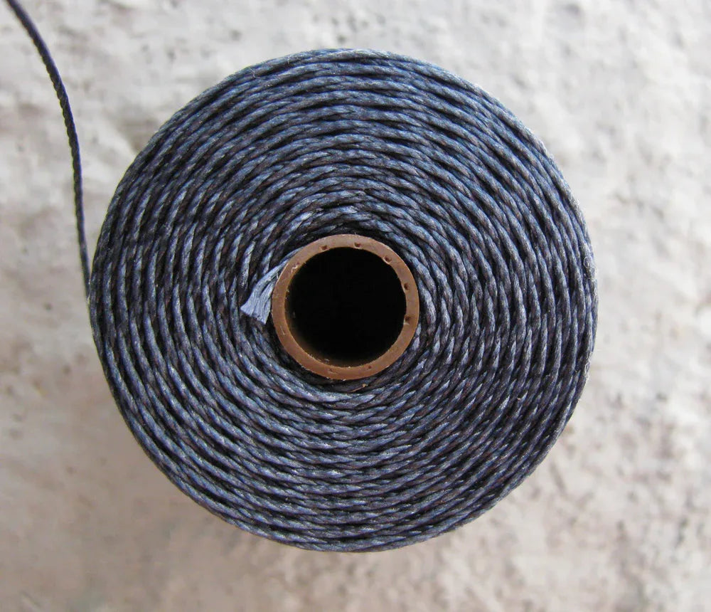 S- Lon bead cord - Indigo, 1 rulle Hilmas Pyssel