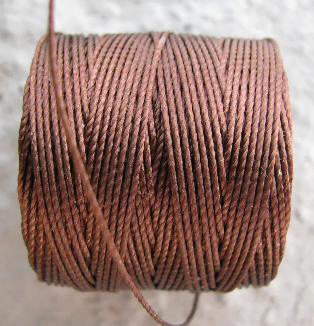 S-Lon Bead Cord - Brown / Brun, 1 Rulle Hilmas Pyssel
