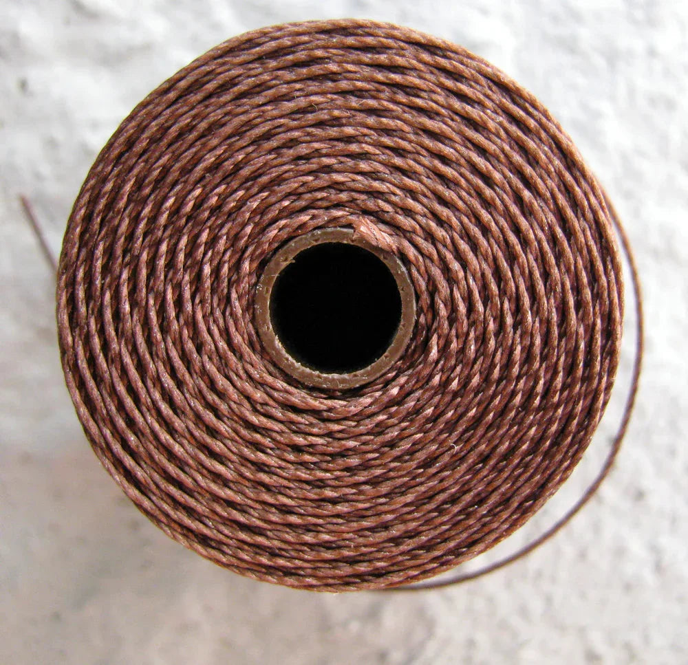 S-Lon Bead Cord - Brown / Brun, 1 Rulle Hilmas Pyssel