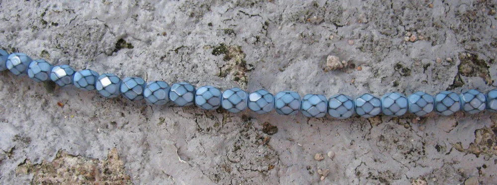 Tjeckiska Firepolish - Snake Placid Blue 6mm, 1 sträng Hilmas Pyssel