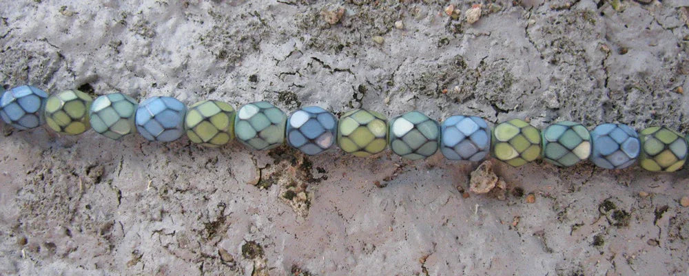 Tjeckiska Firepolish - Snake Wind Mix 6mm, 1 sträng Hilmas Pyssel