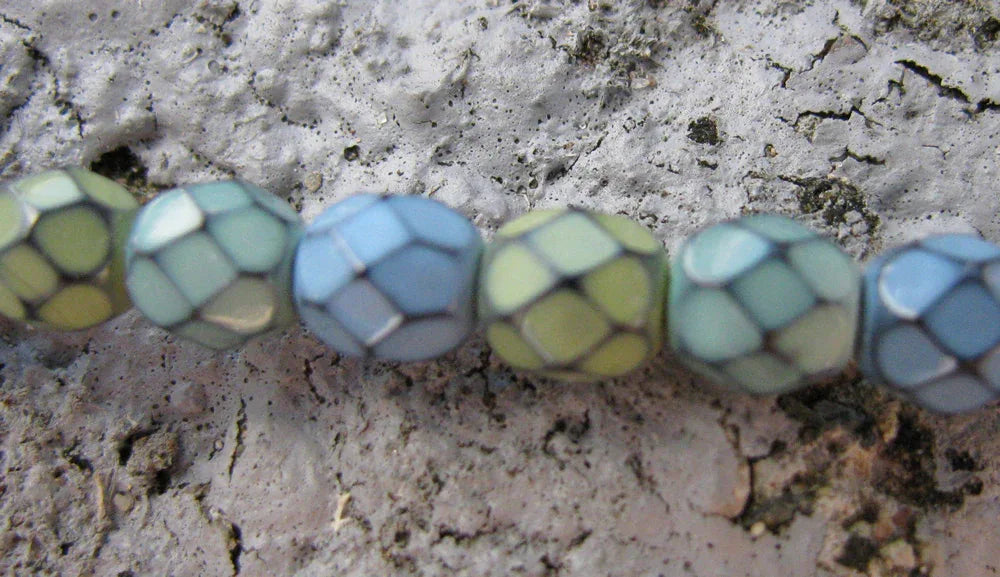 Tjeckiska Firepolish - Snake Wind Mix 6mm, 1 sträng Hilmas Pyssel