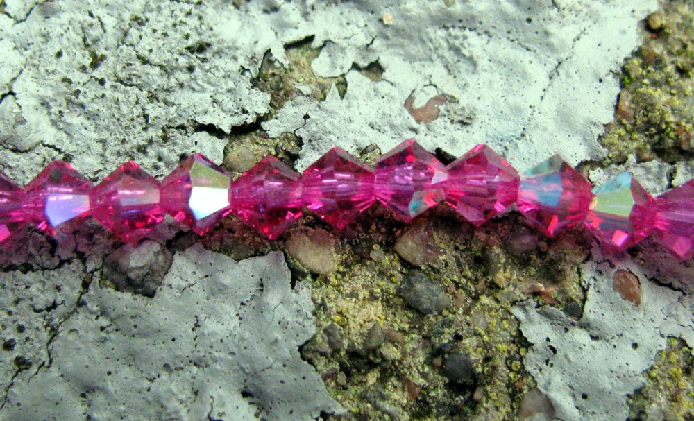 Tjeckiska MC Bicone - Fuchsia AB 4 mm, 1 sträng Preciosa