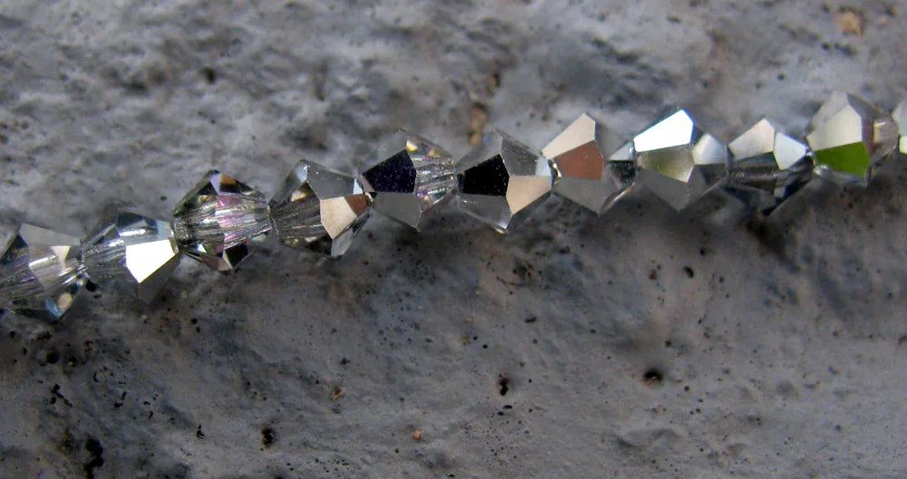 Tjeckiska MC Bicone - Crystal Vitrial Light, 4 mm, 1 sträng Preciosa