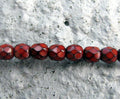 Tjeckiska Firepolish - Snake Dark Coral 4 mm, 1 sträng Hilmas Pyssel