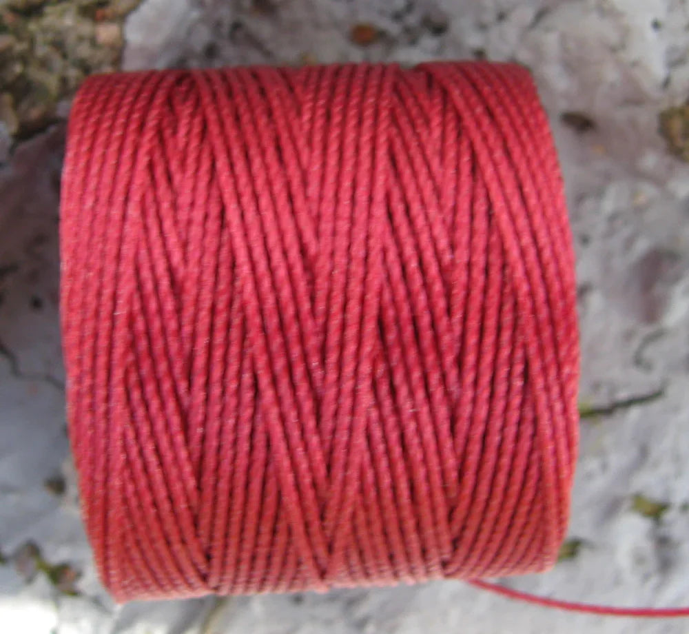 S-Lon Bead Cord - Dark red, 1 Rulle Hilmas Pyssel