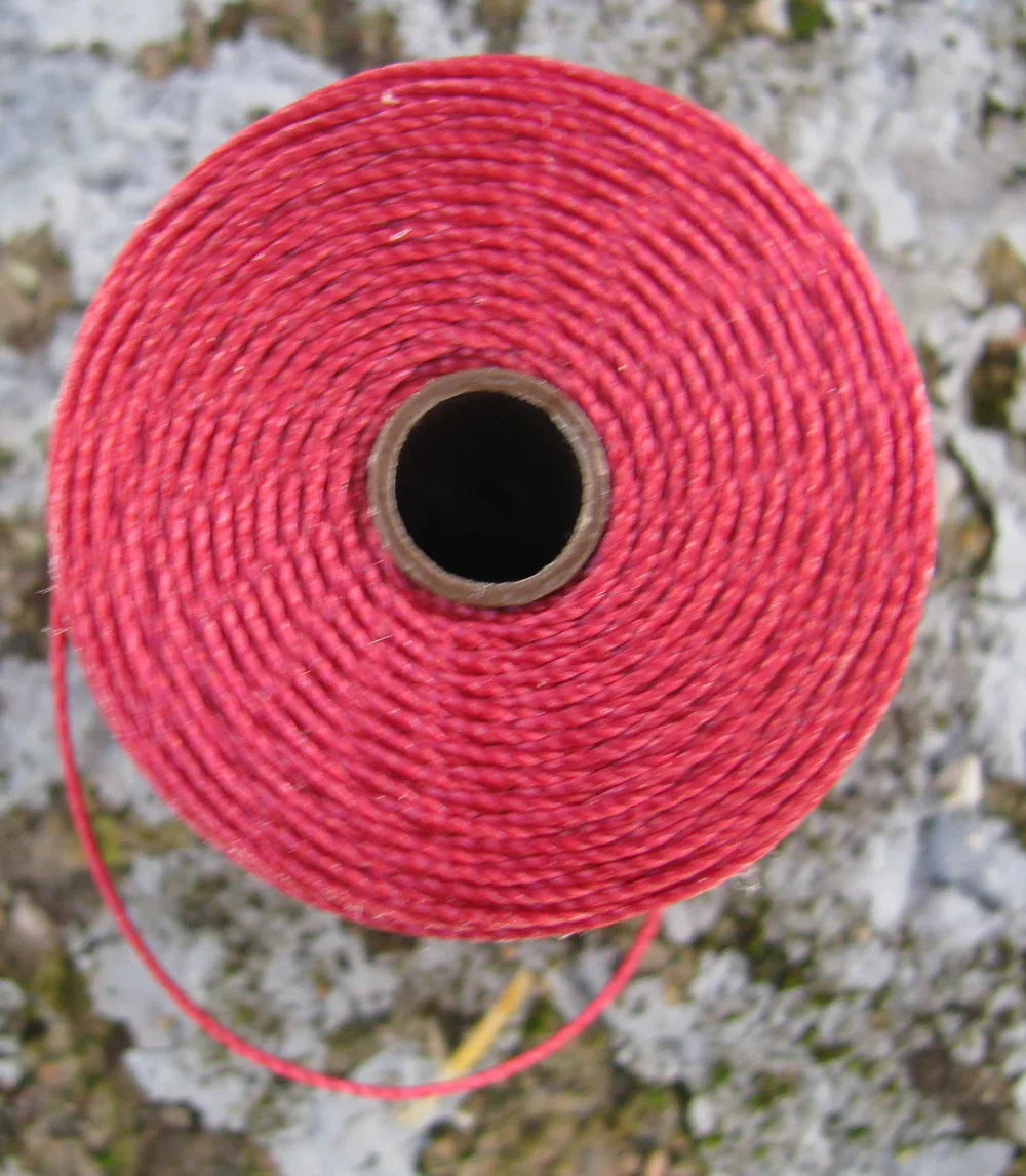S-Lon Bead Cord - Dark red, 1 Rulle Hilmas Pyssel