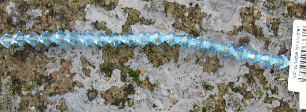 Tjeckiska MC Bicone - Aquamarine 6 mm, 1 sträng Preciosa