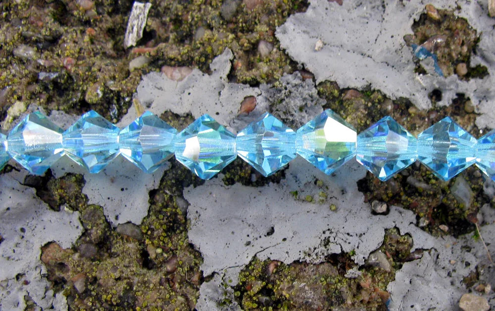 Tjeckiska MC Bicone - Aqua AB 6 mm, 1 sträng Preciosa