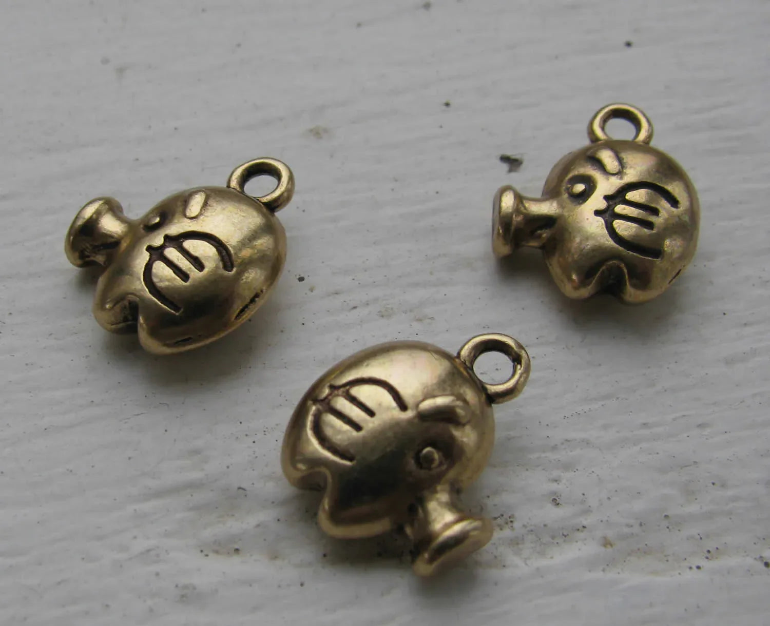 Berlock bronsfärgad - Gris i 3D, 3-pack Grekisk Metall