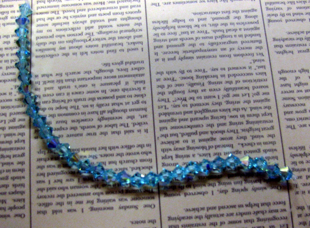 Tjeckiska MC Bicone - AquaBo AB 4 mm, 1 sträng Preciosa