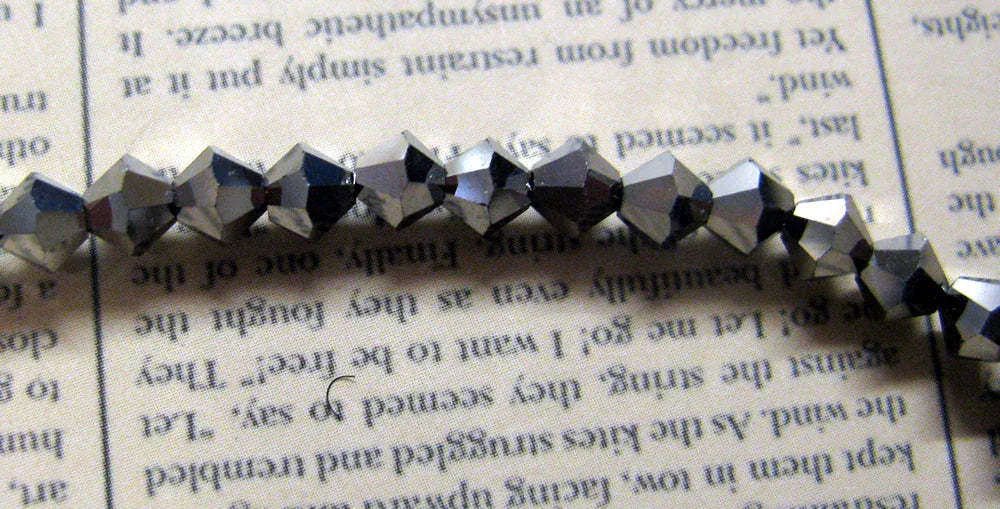 Tjeckiska MC Bicone - Jet Light Hematite 4 mm, 1 sträng Preciosa