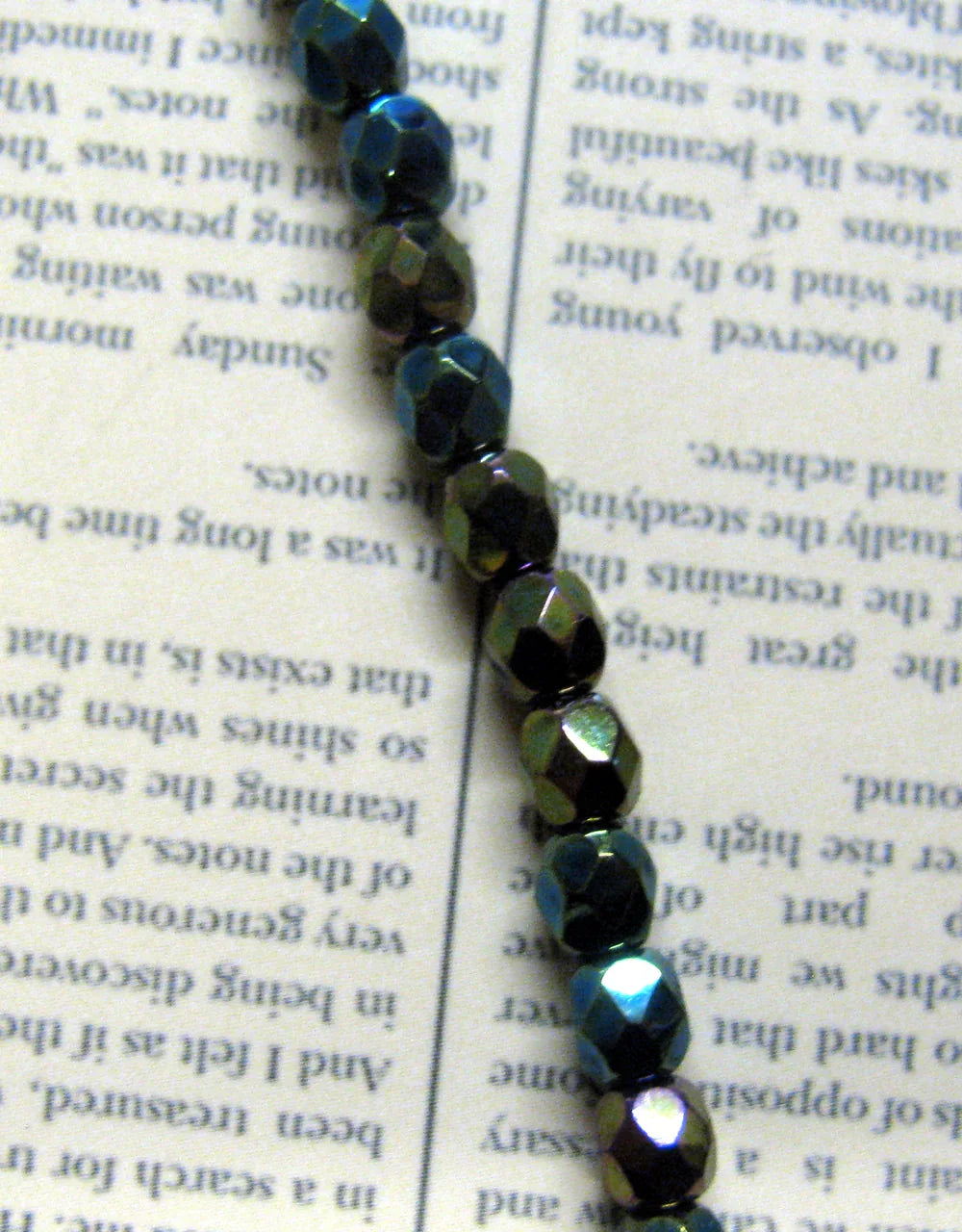 Tjeckiska Firepolish - Green Iris 4 mm, 50-pack Hilmas Pyssel