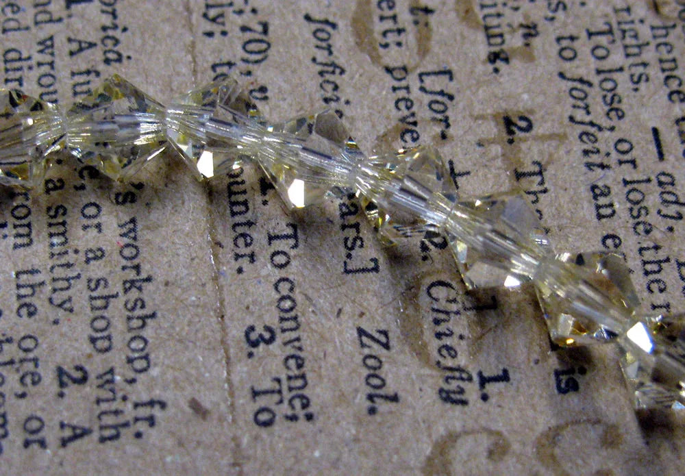 Tjeckiska MC Bicone - Crystal Blond Flare 6 mm, 1 sträng Preciosa