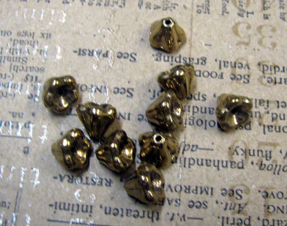Tjeckiska Änglakjolar/Blommor - Light Bronze, 6x8mm, 10-pack Hilmas Pyssel