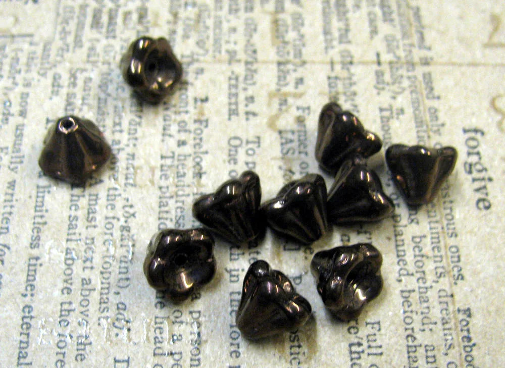 Tjeckiska Änglakjolar/Blommor - Dark Bronze, 6x8mm, 10-pack Hilmas Pyssel
