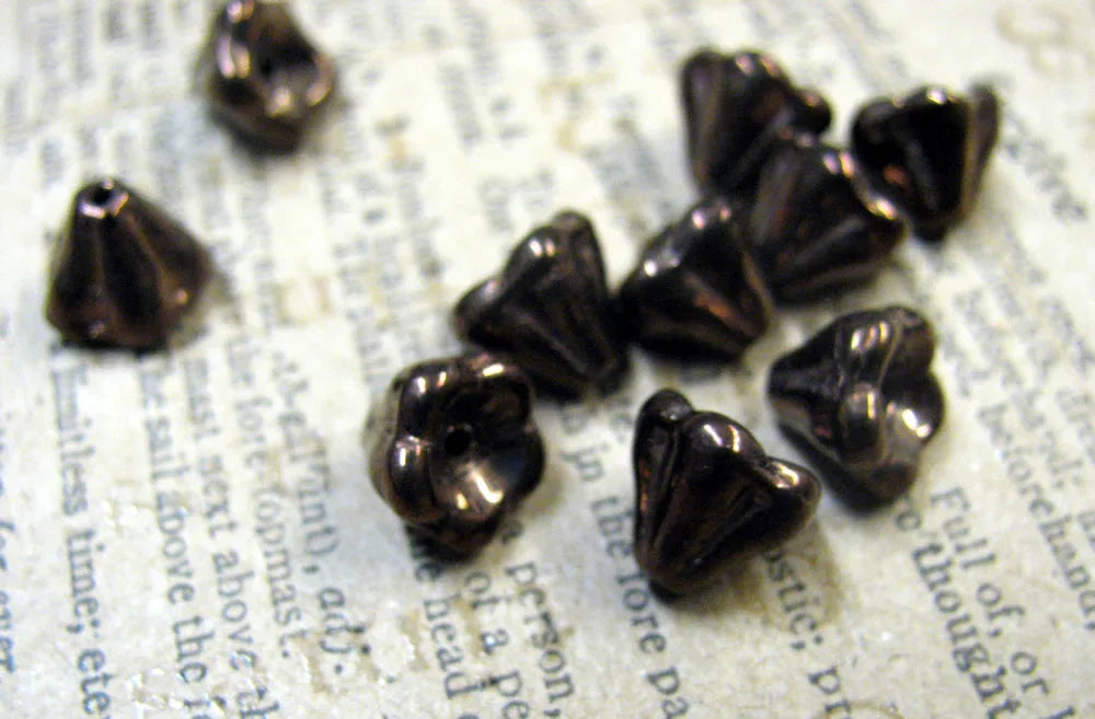 Tjeckiska Änglakjolar/Blommor - Dark Bronze, 6x8mm, 10-pack Hilmas Pyssel