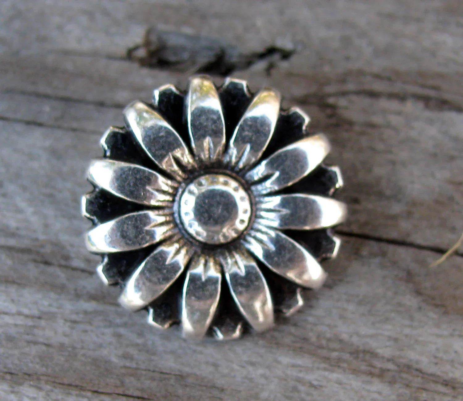 Metallknapp Silverfärgad - Blomma 17mm 1 styck Grekisk Metall