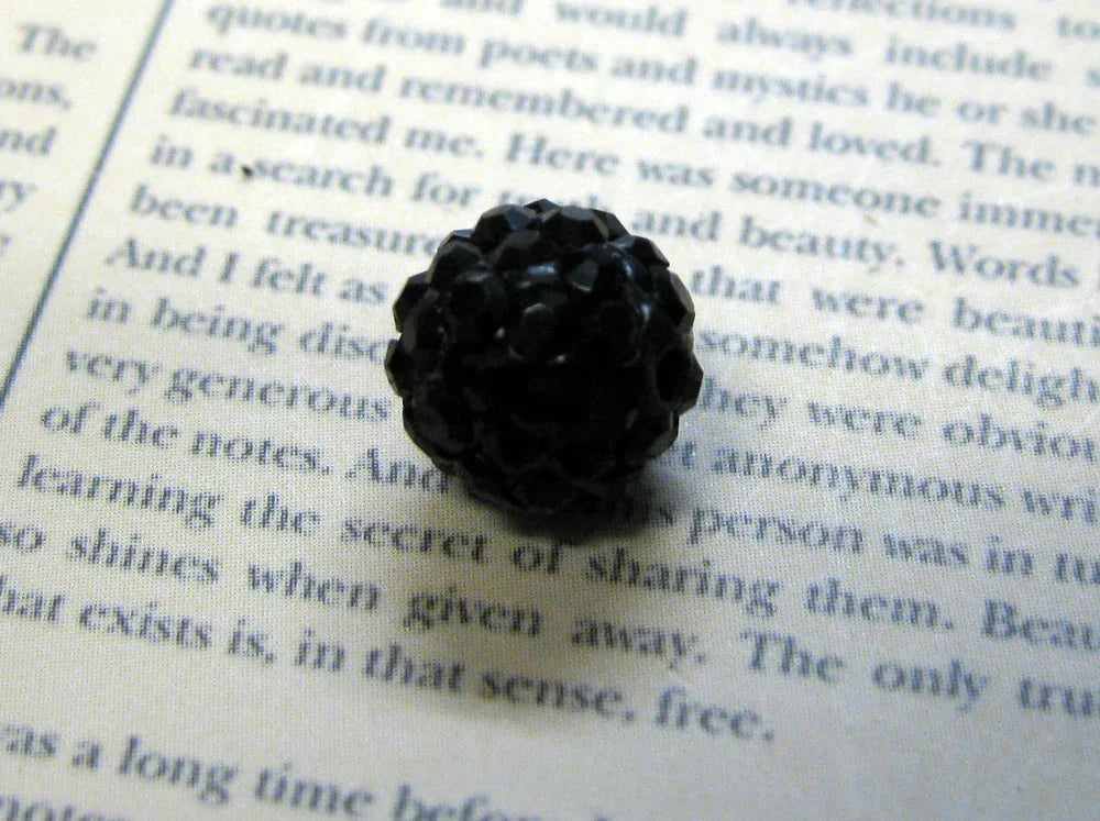 Strasspärla i polymerlera - Svart 8mm 1 styck Hilmas Pyssel