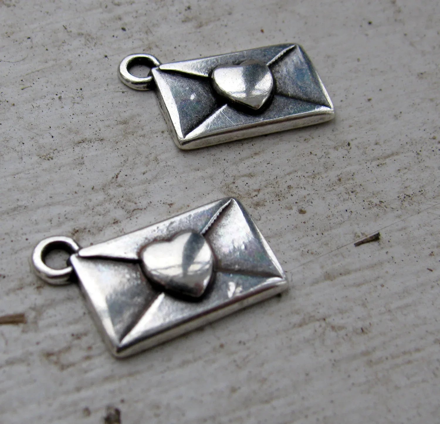Berlock Silverfärgad - Brev med hjärta, 2-pack Grekisk Metall