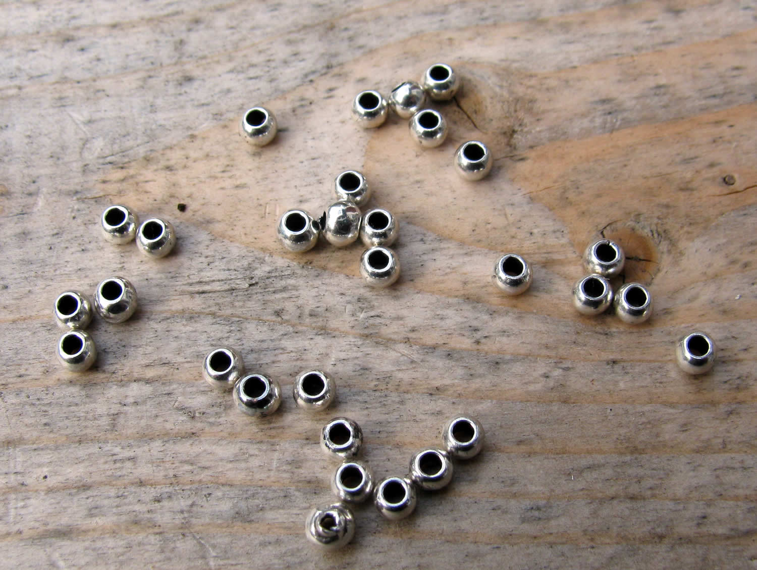 Mellandel Silverfärgad - Rund 3 mm, 20-pack Grekisk Metall