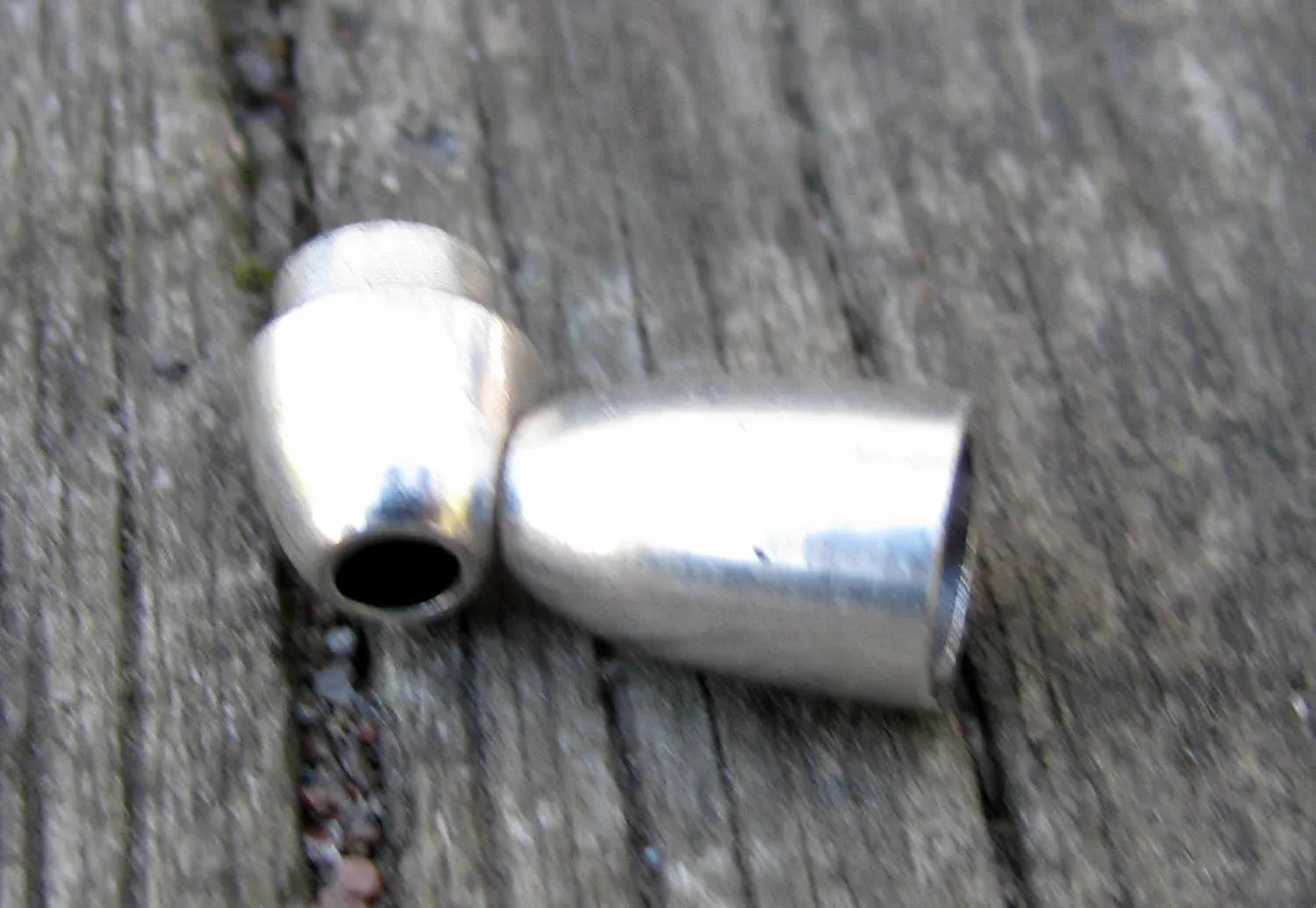 Magnetås Silverfärgat - Bullet för Runda Band, 3mm, 1 Set Grekisk Metall