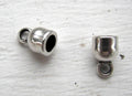 Ändfäste antiksilverfärgade - Rundade med ögla, 5,2mm, 2-pack Grekisk Metall