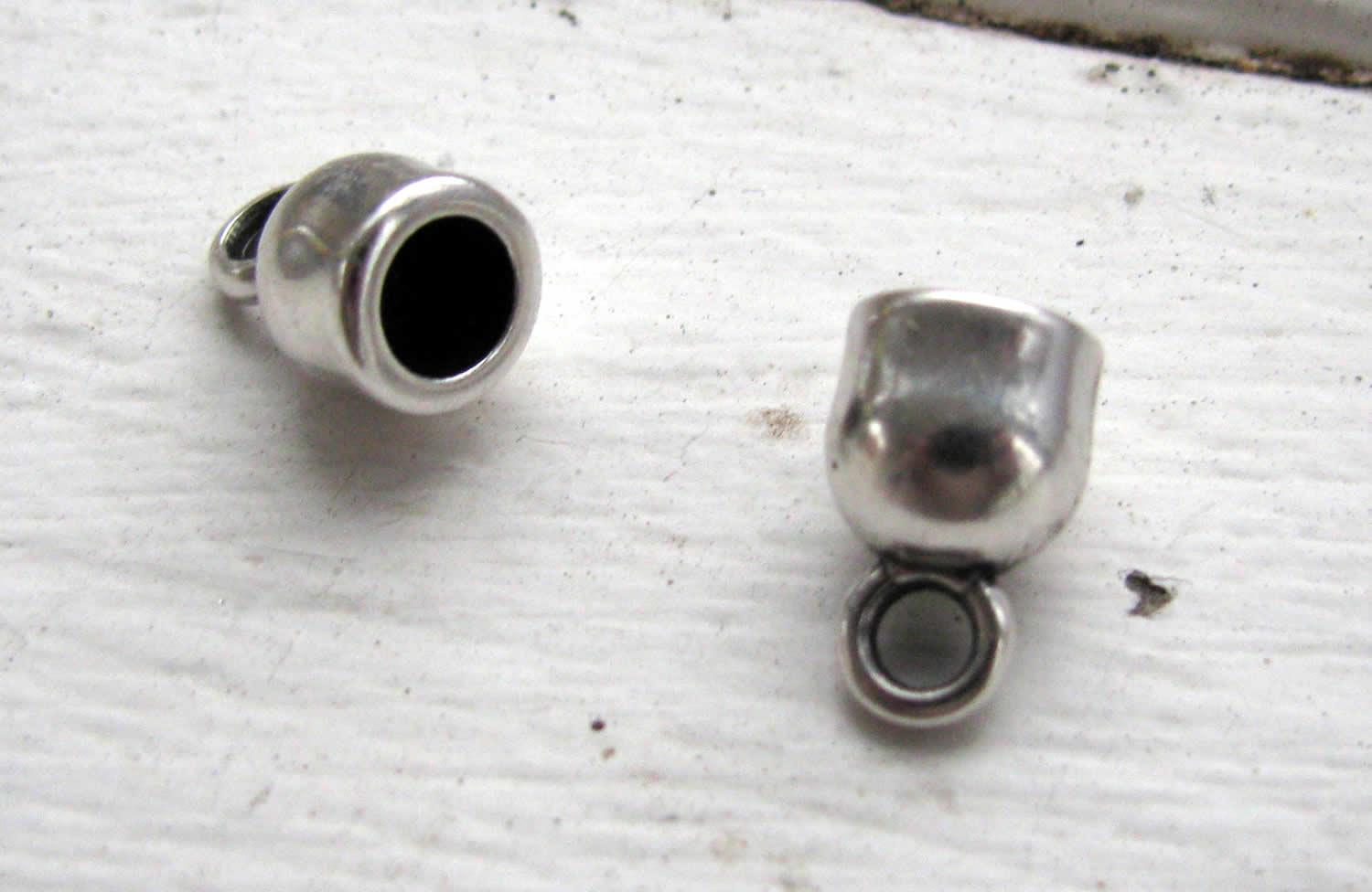 Ändfäste antiksilverfärgade - Rundade med ögla, 5,2mm, 2-pack Grekisk Metall