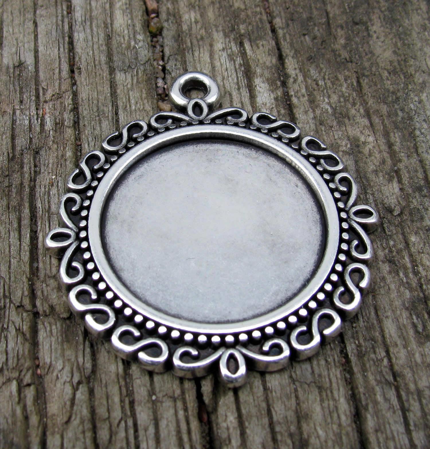 Ramberlock Silverfärgad - Rund med spetsram 24mm 1 styck Grekisk Metall