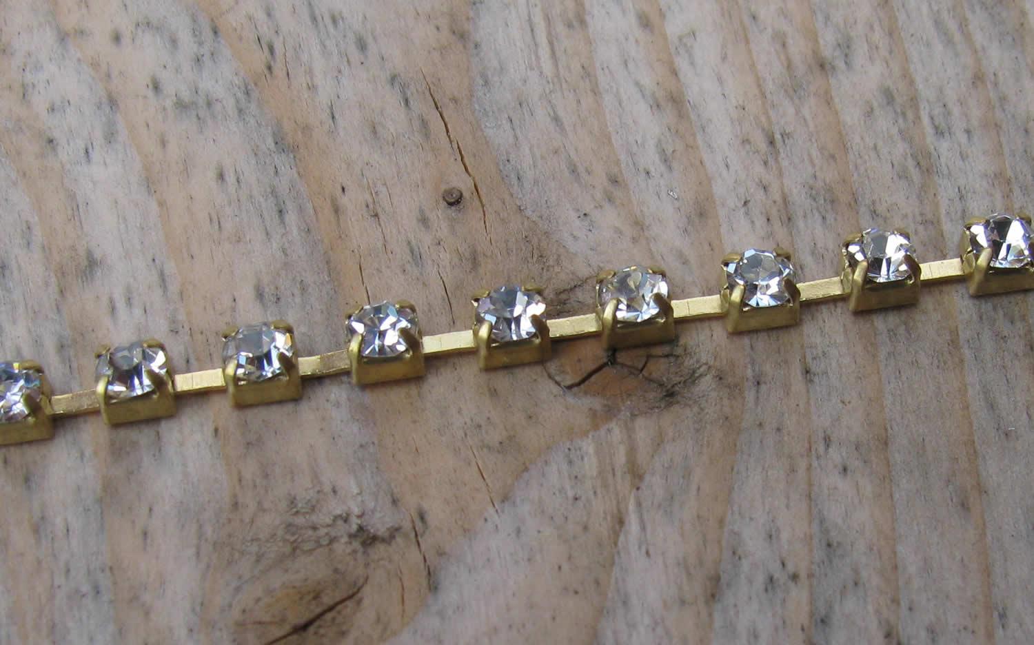 Strasskedja Antik Guldfärgad - Klara Strasstenar 3mm, 1m Grekisk Metall