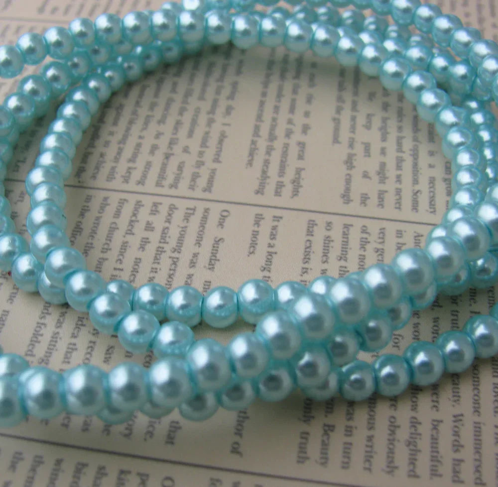 Vaxade glaspärlor - Ljusturkos 4mm 1 sträng Hilmas Pyssel