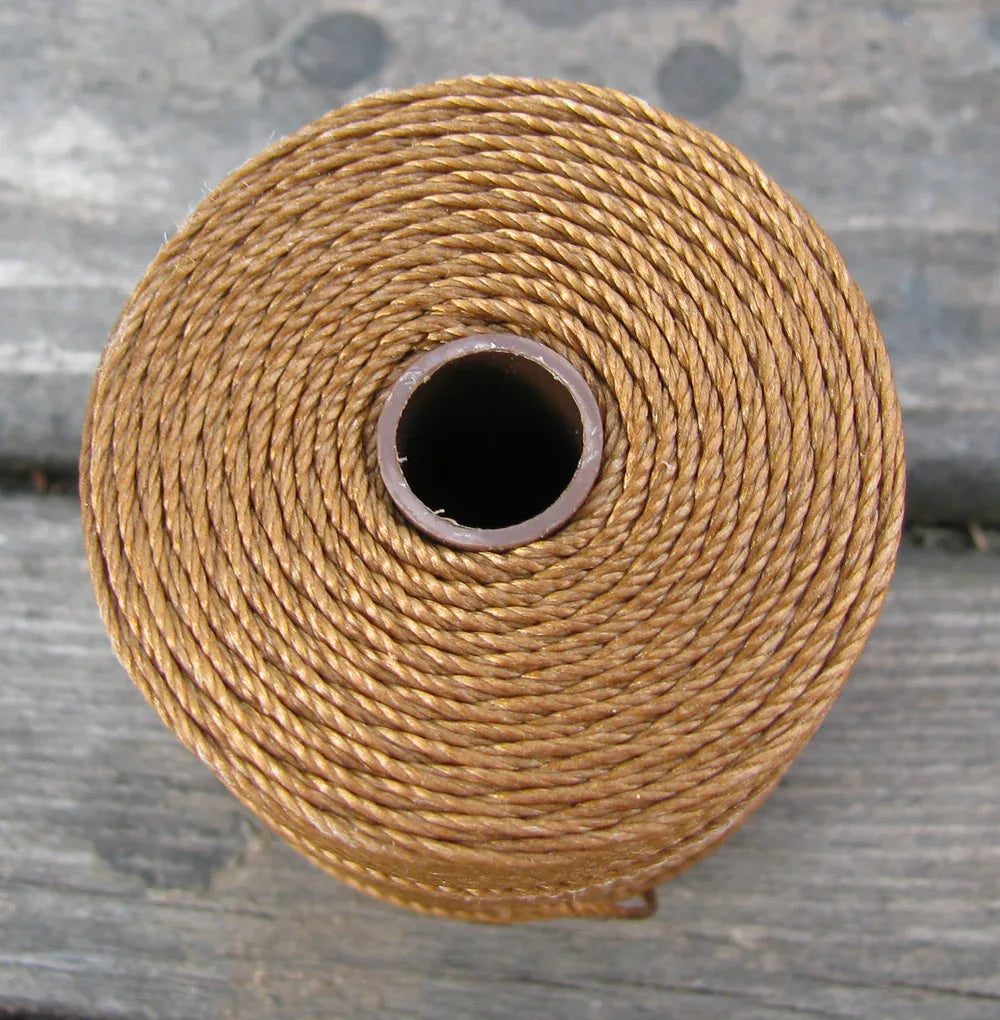 S- Lon bead cord - Milk Chocholate, 1 rulle Hilmas Pyssel