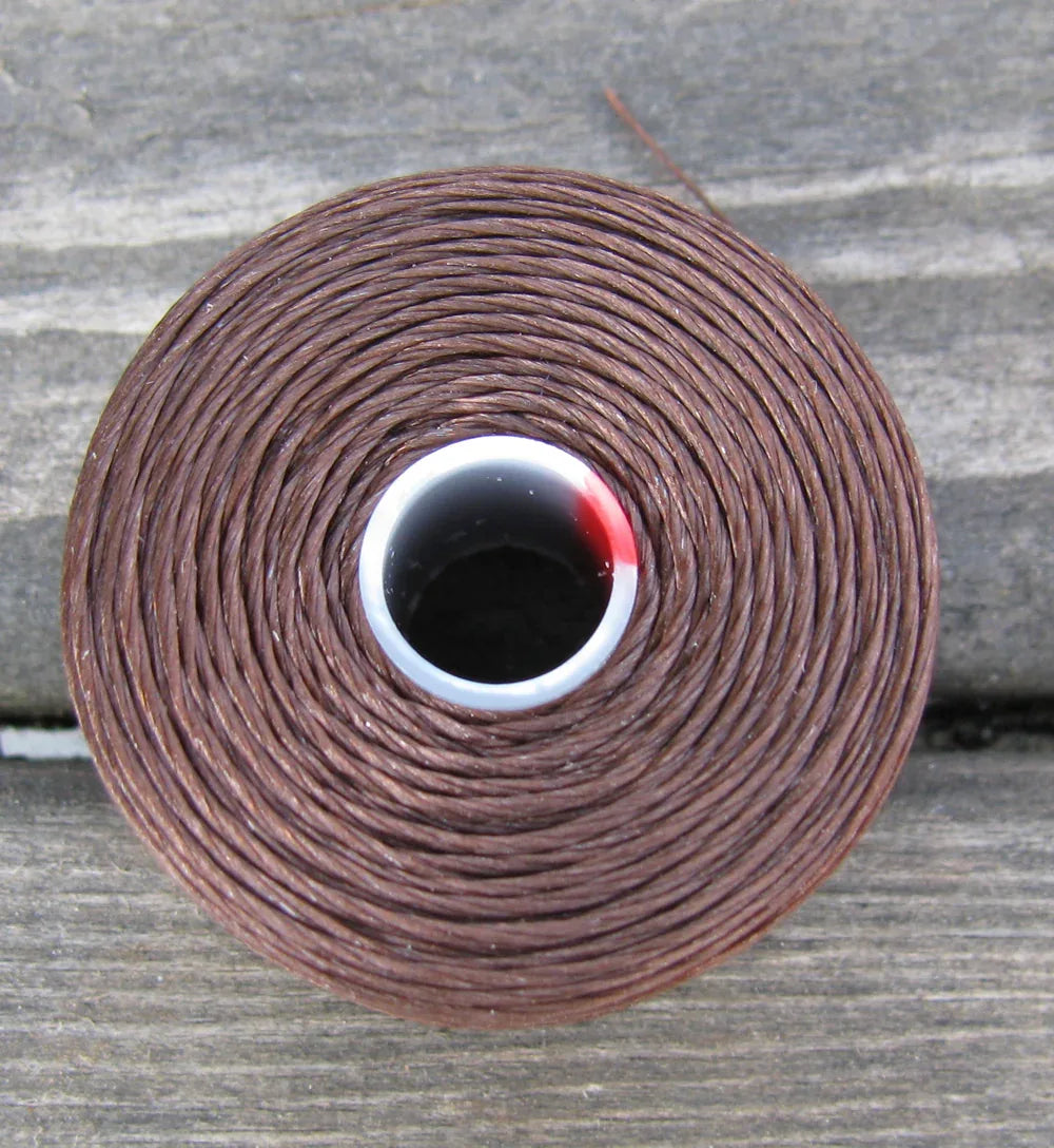 S-Lon Bead thread - Brown, Storlek D, 1 Rulle Hilmas Pyssel