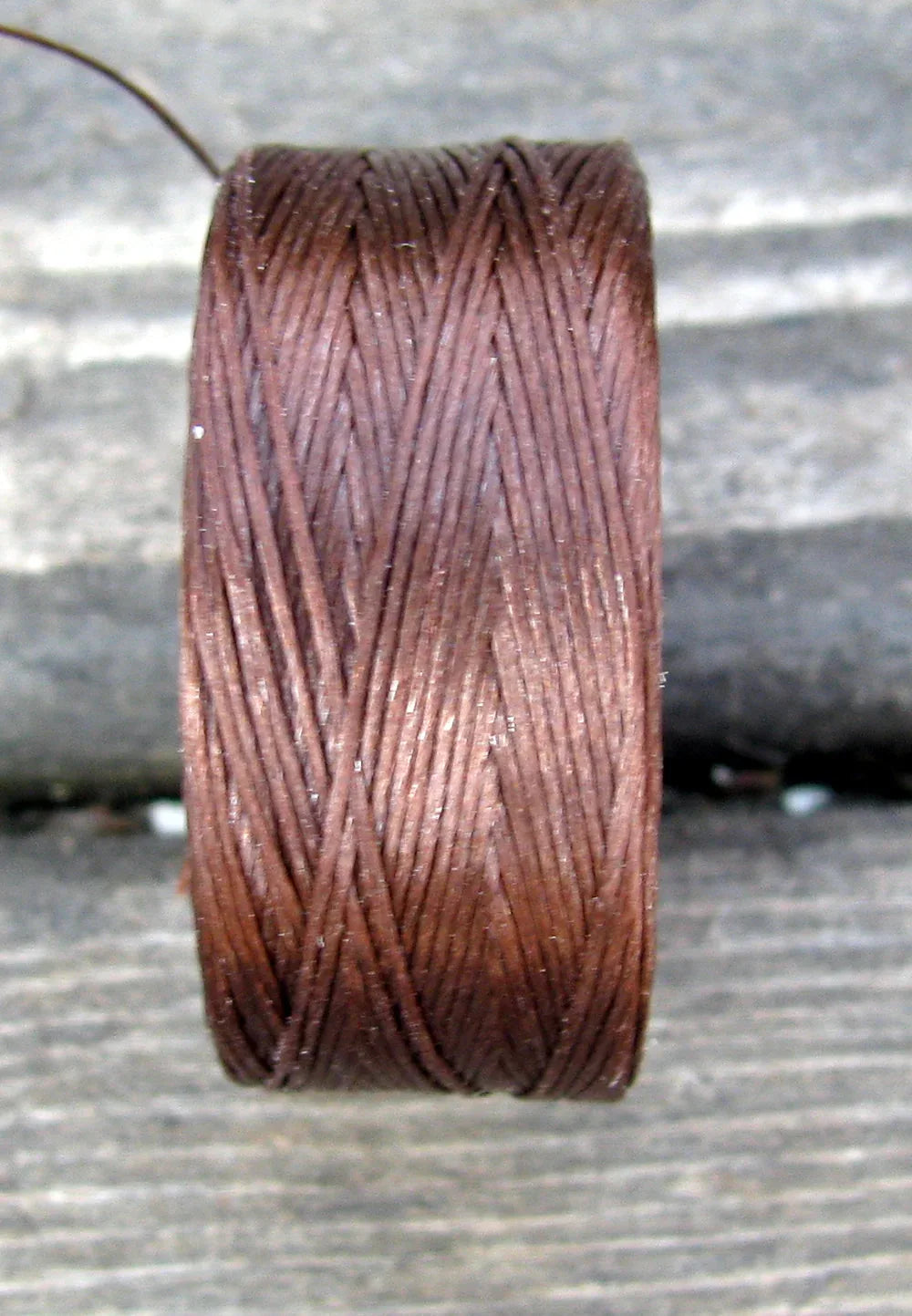 S-Lon Bead thread - Brown, Storlek D, 1 Rulle Hilmas Pyssel