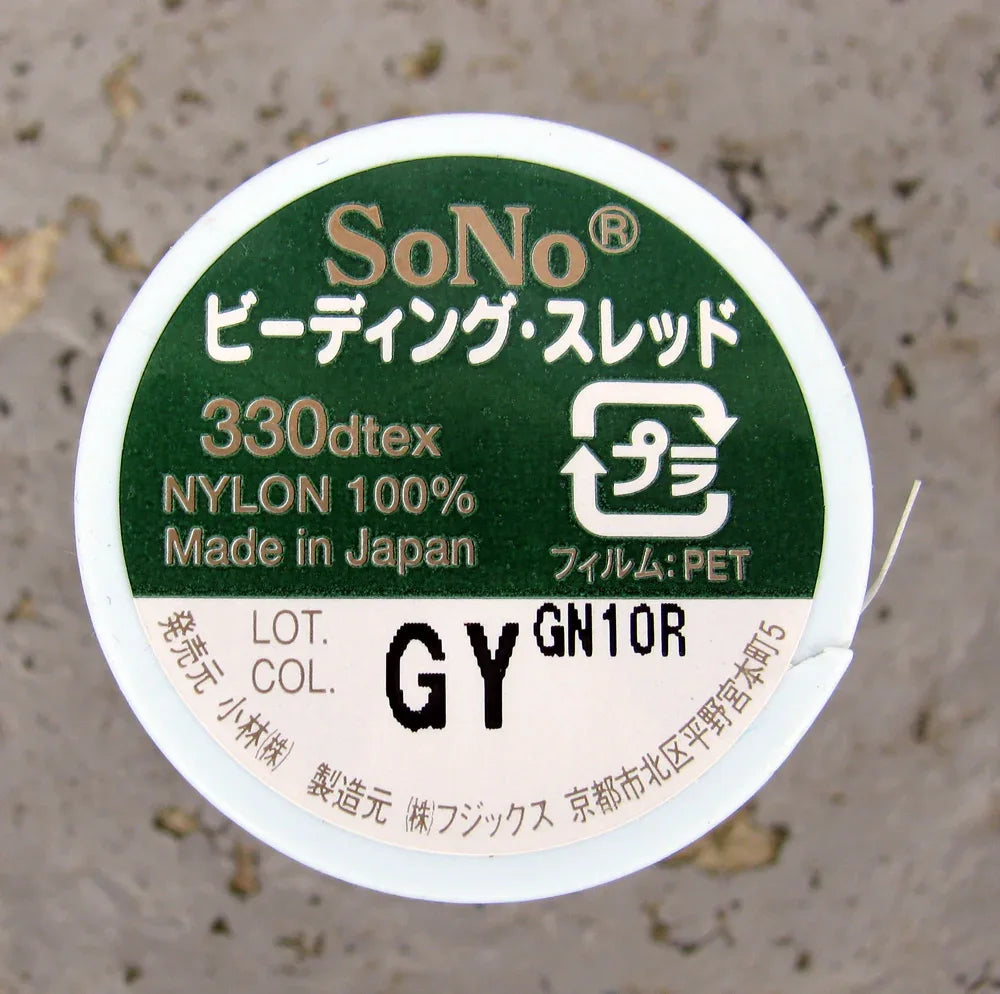 SoNo Pärltråd - Grå, 1 rulle SoNo Beading Thread