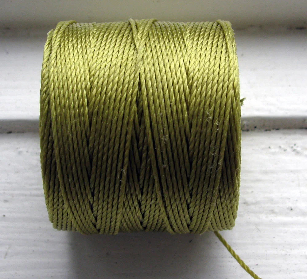 S- Lon bead cord - Lemongrass, 1 rulle Hilmas Pyssel
