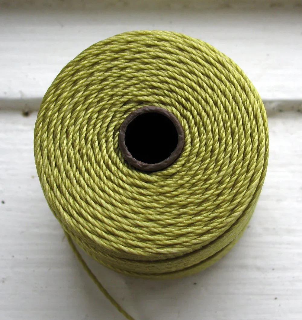 S- Lon bead cord - Lemongrass, 1 rulle Hilmas Pyssel