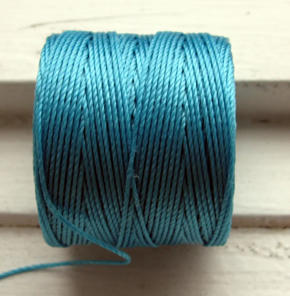 S- Lon bead cord - Nile Blue, 1 rulle Hilmas Pyssel