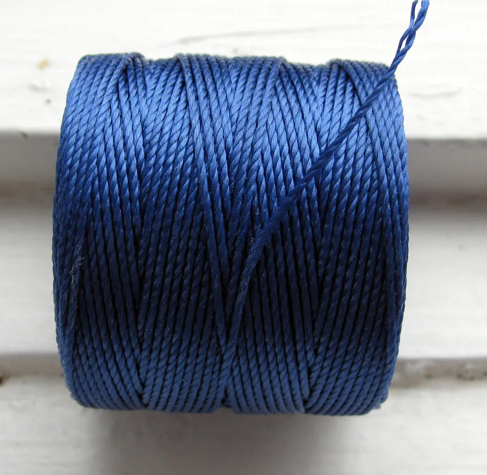 S-Lon Bead Cord - Hyacinth, 1 Rulle Hilmas Pyssel