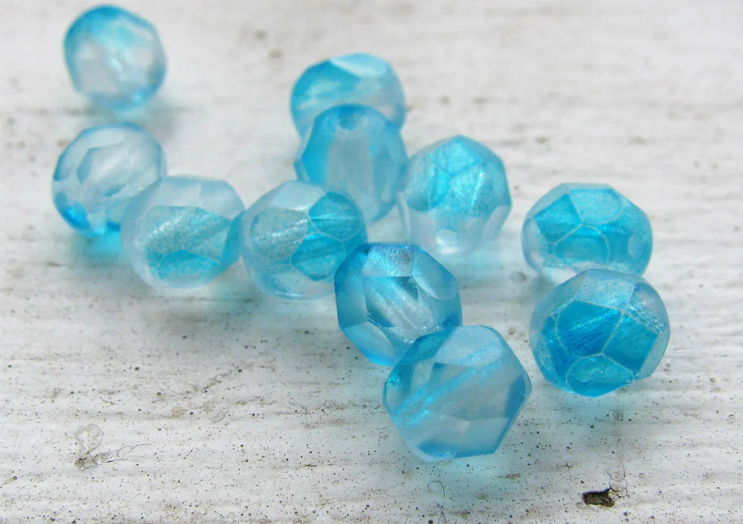 Tjeckiska Firepolish - Matte Aquamarine Coated 6mm, 25-pack Hilmas Pyssel