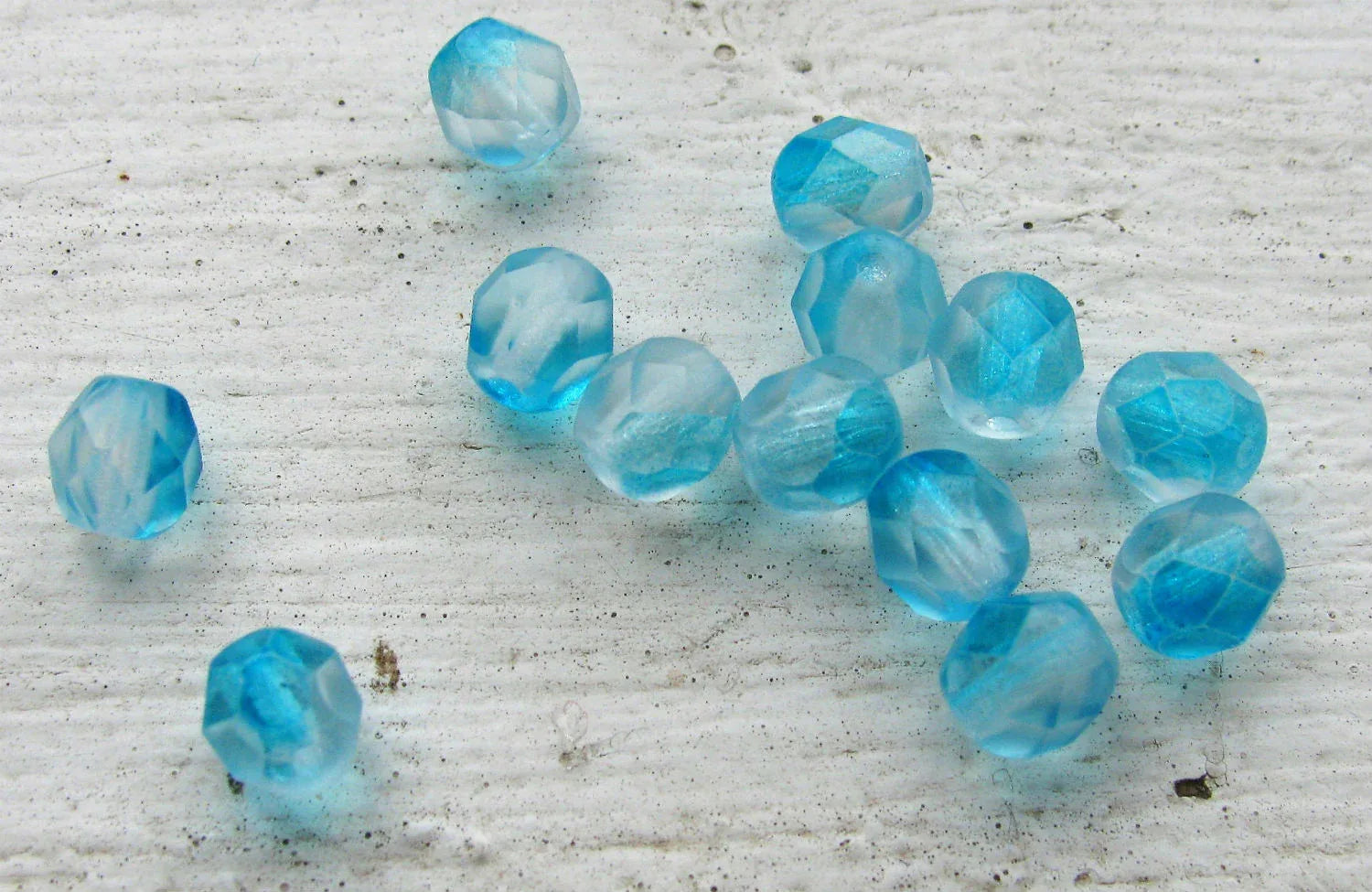 Tjeckiska Firepolish - Matte Aquamarine Coated 6mm, 25-pack Hilmas Pyssel