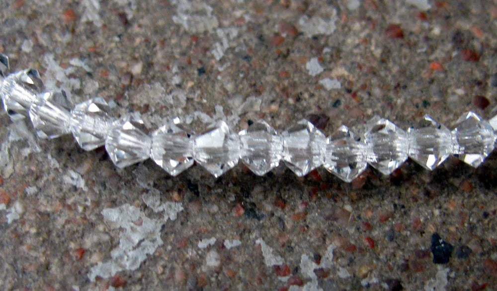 Tjeckiska MC Bicone - Crystal, 3 mm, 1 sträng Preciosa