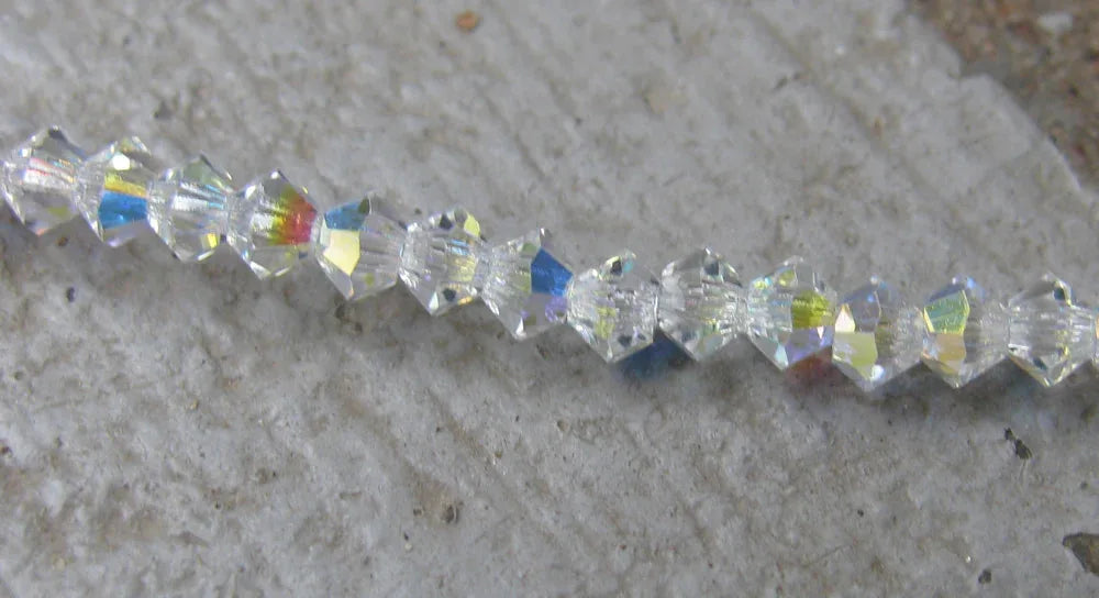 Tjeckiska MC Bicone - Crystal AB 3 mm, 1 sträng Preciosa