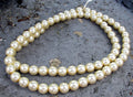 Tjeckiska vaxade glaspärlor - Cream 8mm, 1 sträng Hilmas Pyssel